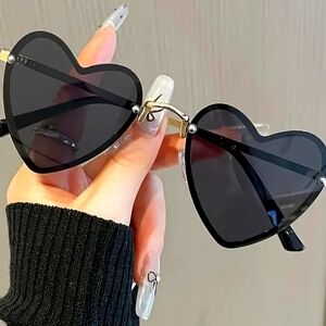 LOVE NOTES SUNGLASSES